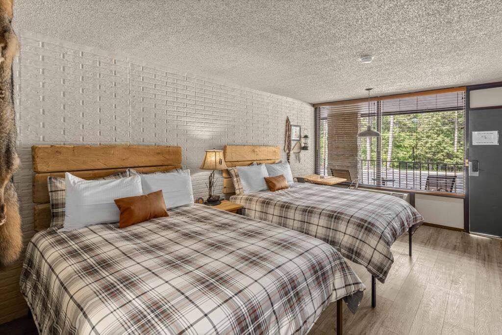 Stonegate Lodge 2 Queen Beds Fast Wifi 50In Tv Salt Water Pool Room # 305 Eureka Springs Exteriör bild